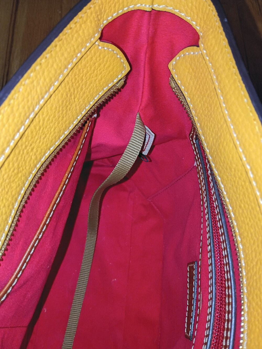 Dooney And Bourke Small Lexington - Picture 5 of 10